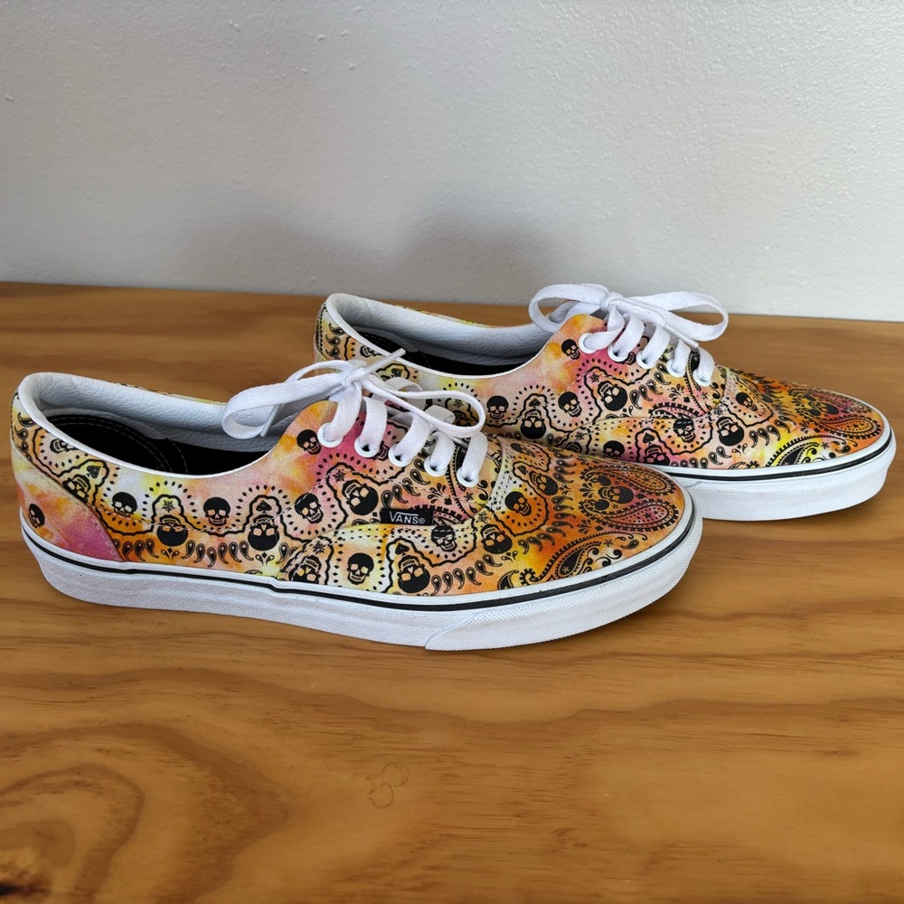 NWOT Vans Tie Dye Bandana Skull Sneakers